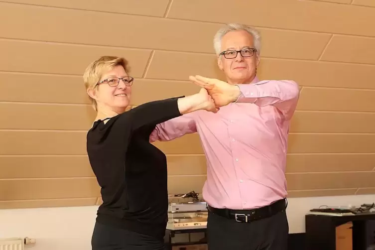 Der Paso Doble ist die t&auml;nzerische Interpretation eines Steirkampfs, also m&uuml;ssen die T&auml;nzer auch mit den F&uuml;&szlig;en aufstampfen. 