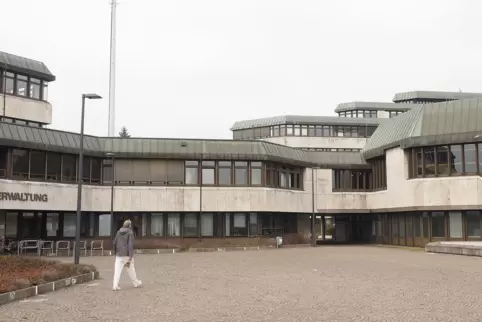 Am Forum, dem Homburger Verwaltungsgebäude, richtet das Saarland ein großes Corona-Testzentrum ein. Am Forum, dem Homburger Verwaltungsgebäude, richtet das Saarland ein großes Corona-Testzentrum ein.