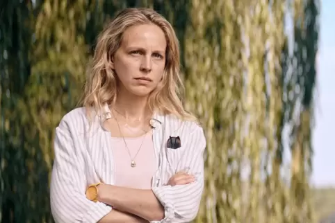 Argwöhnisch: Petra Schmidt-Schaller in „Die Toten von Marnow“.