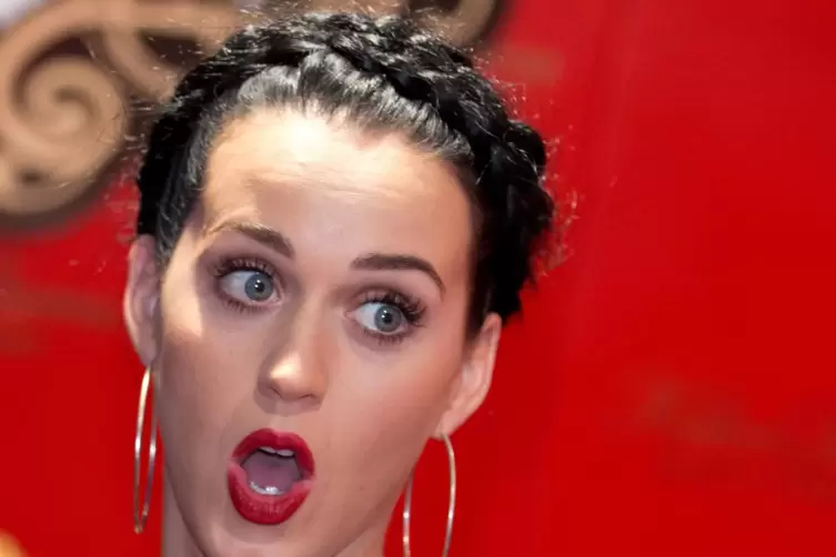 Entschuldigte sich wortreich f&uuml;r ihre Frisur: Katie Perry.