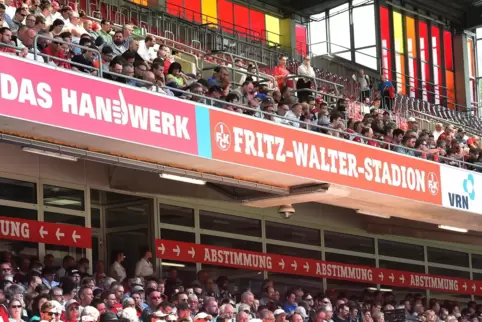 Am 3. Juni 2018 stimmten die FCK-Mitglieder der Ausgliederung zu – auf Basis der 20-Prozent-Hürde. Die wird nun auf zehn Prozent