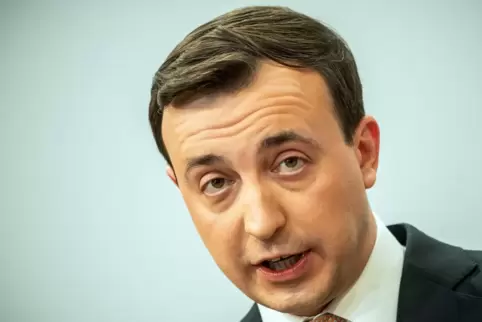 CDU-Generalsekretär Paul Ziemiak fordert mehr Tempo beim Testen und Impfen.