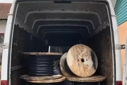 Zwei Tonnen Kabel transportierte der Sprinter.