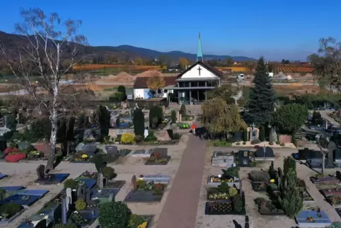 Wird umgestaltet: der Friedhof in Maikammer.