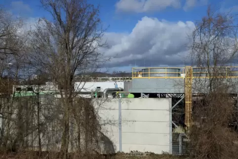 Soll umfassend umgestaltet werden: das Erdwärmekraftwerk in der Eutzinger Straße in Landau. 