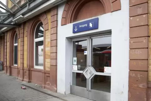 Der Backshop im Bahnhof ist videoüberwacht und schließt abends. 