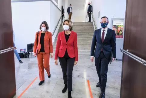 Von links: Anne Spiegel (Die Grünen), Malu Dreyer (SPD) und Volker Wissing (FDP).