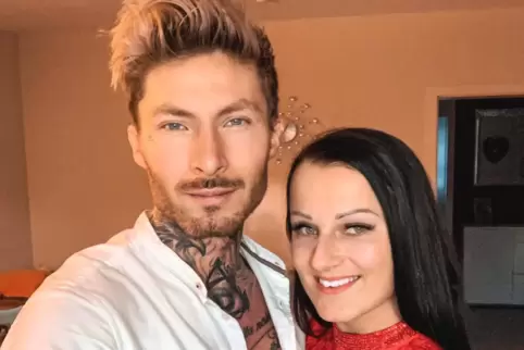 Glücklich zusammen: Franziska Hanisch und Pascal Bollack.