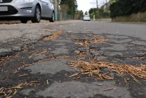 Müssen marode Straßen ausgebaut werden, sind die Bürger ab 2024 mit Wiederkehrenden Beiträgen an den Kosten zu beteiligen.