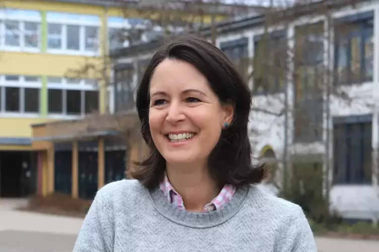 In der Grundschule bedarf es der Unterst&uuml;tzung der Eltern, um mit den Kindern kommunizieren zu k&ouml;nnen, sagt Lehrerin Nicole J&auml;ge