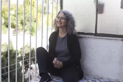 Sie ist überzeugte Zionistin, aber sie tritt für die Rechte der Palästinenser ein: Hagit Ofran auf dem Balkon ihrer Wohnung in J