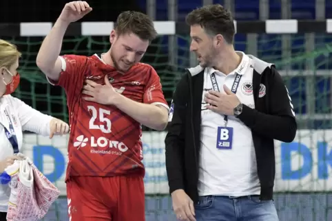 Bitter: Dominik Mappes (links, hier mit Ben Matschke) verletzte sich an der Schulter. 