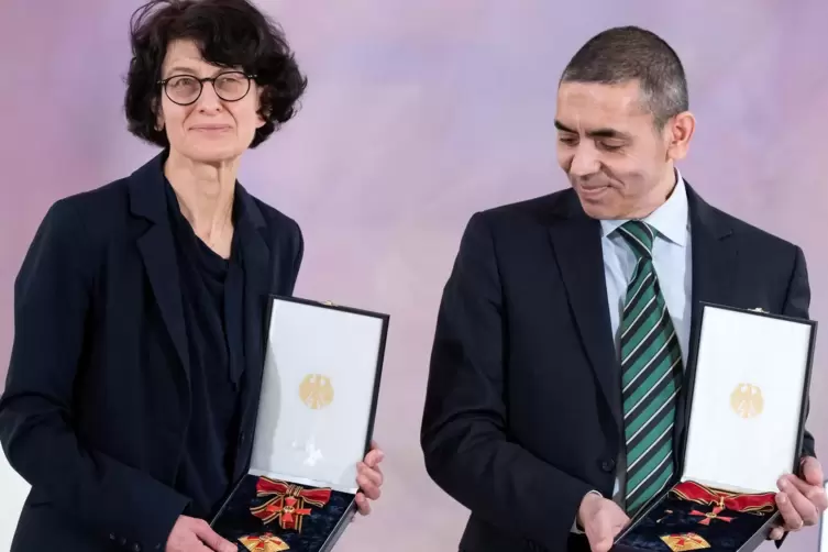 Forscher mit Leidenschaft: Özlem Türeci (links) und Ugur Sahin. 
