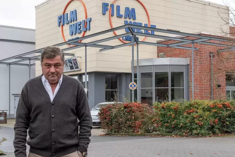 Bedauert die &bdquo;negative Energie in der Gesellschaft&ldquo; und hofft, mit Kino bald wieder Freude schenken zu k&ouml;nnen: Dragan Vukmirovic