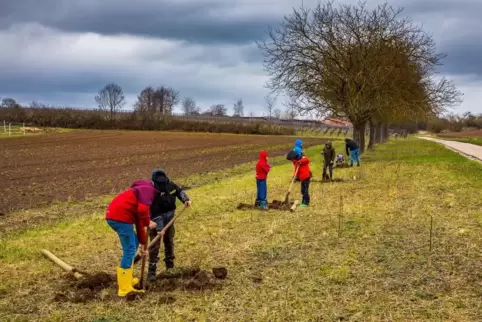 Die Nachwuchs-Naturschützer trotzden dem schlechten Wetter.