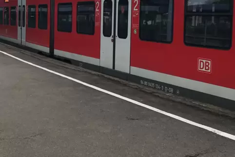 Weil ein zehnjähriger Junge nicht an der vereinbarten Station ausgestiegen war, machte sich sein Vater Sorgen.
