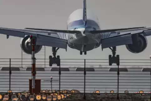 „Fliegen ist die umweltschädlichste Art, sich fortzubewegen“, sagt das Umweltbundesamt. 