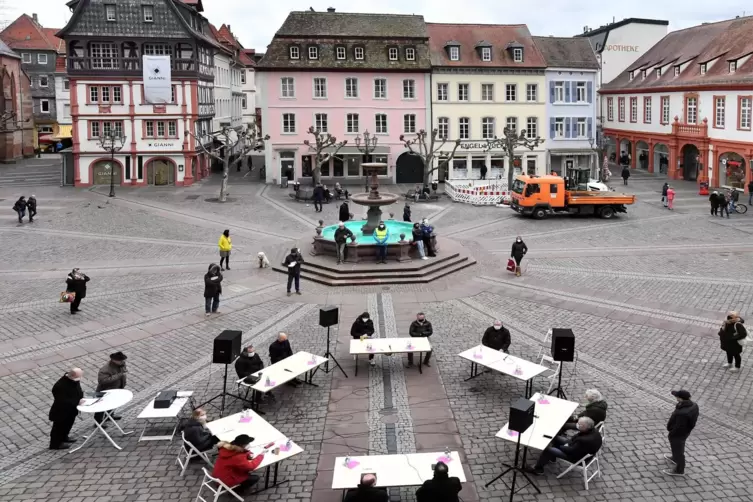 Blick auf die Marktplatz-Runde am Montagvormittag.