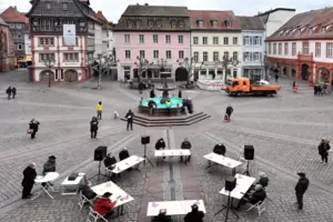 Blick auf die Marktplatz-Runde am Montagvormittag. Blick auf die Marktplatz-Runde am Montagvormittag.