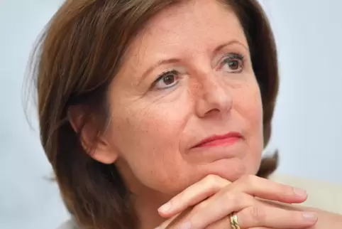 Malu Dreyer hat die Unternehmen aufgefordert, ihre Beschäftigten regelmäßig auf Corona-Infektionen zu testen