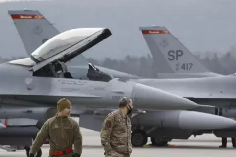 Rund 100 US-Militärs und ein Dutzend F-16 sind für eine Woche aus der Eifel nach Ramstein verlegt worden. 