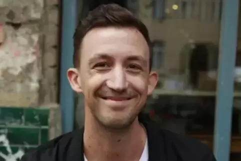 Simon Werdelis (31) ist als Schauspieler inzwischen festes Ensemblemitglied am Staatsschauspiel Dresden. An seine Neustadter Anf