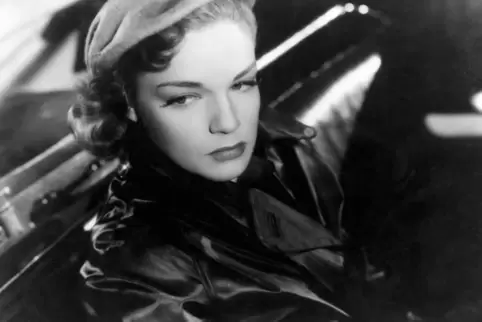  Simone Signoret 1946 in „Dédée d’Anvers“ („Schenke zum Vollmond“) im Film von Yves Allégret.