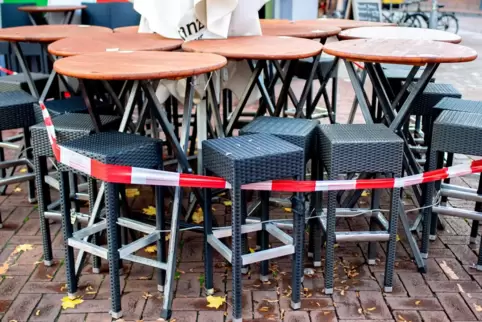 Abgesperrt: Am Freitag ist wieder Schluss mit der Außengastronomie. 