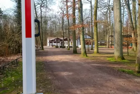 Rund um das Iggelheimer Naturfreundehaus gibt es genug Platz für Wohnmobile, findet der Pächter.
