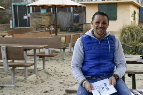 Jeffrey Bauer ist guter Dinge, dass sich sein Einsatz als Pächter des Badestrands lohnen wird.