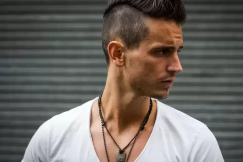 Der Neustadter Singer-Songwriter Mark Selinger ist einer der Künstler, die für die Haßlocher Online-Hexennacht engagiert wurden.