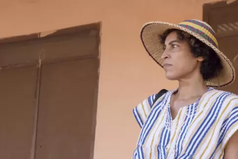Die Doku dreht sich vor allem um sie: Königstochter Katharina Bansah, die als Grafikdesignerin in Maudach lebt.