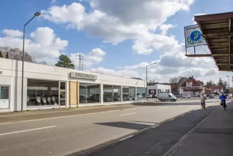 Lidl wollte am bisherigen Standort des Autohauses einen Supermarkt errichten. Lidl wollte am bisherigen Standort des Autohauses einen Supermarkt errichten.