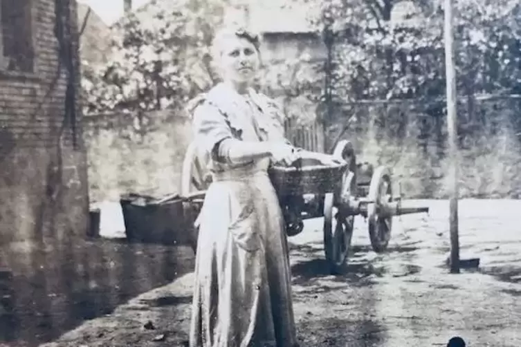 Anna-Maria Frank litt in der Ehe mit Georg Hautz. Er soll sie gepiesakt haben, um sie unterw&uuml;rfig zu machen. 