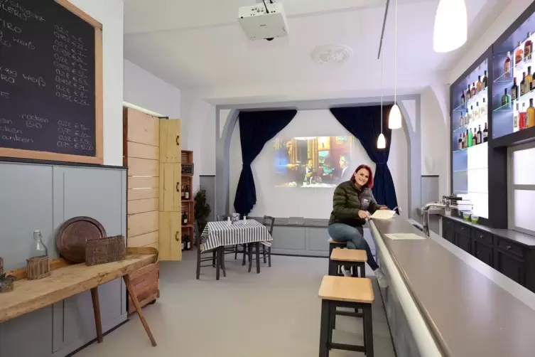  Museumssprecherin Corinna Siegenthaler als &bdquo;Gast&ldquo; im &bdquo;Akropolis&ldquo;.
