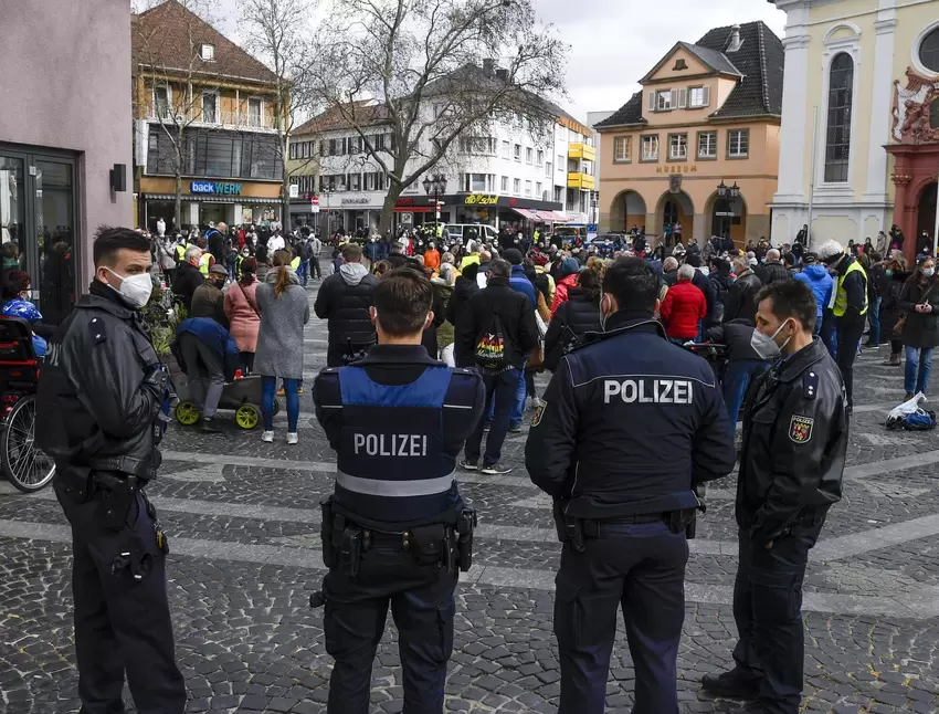 Die Polizei hat die Veranstaltung fest im Blick.