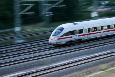 Ein 52-Jähriger muss wegen versuchten Mordes für neun Jahre und zehn Monate ins Gefängnis. Der Mann hatte Mitte März 2020 Schrau