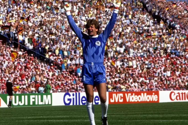 Europameisterschaft 1988: Eike Immel ist Deutschlands Nummer eins. 