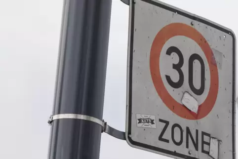 Für die Kindenheimer Ortsdurchfahrt ist eine Begrenzung auf Tempo 30 beantragt. 