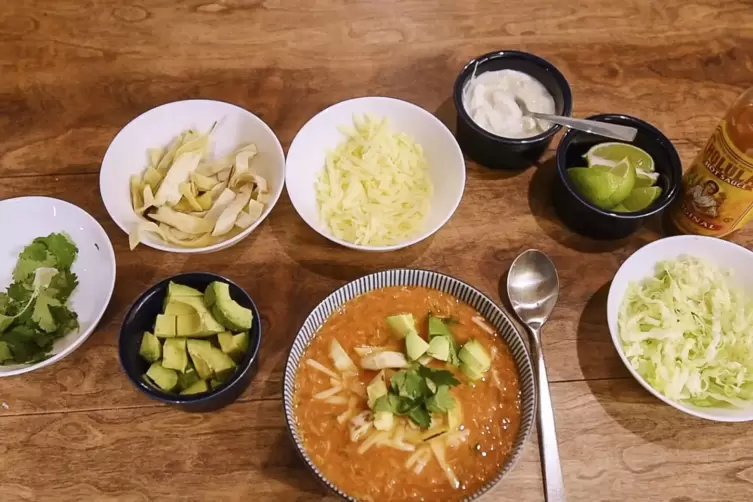 Ein Hauch von Kalifornien und Mexiko: Hähnchen-Enchilada-Suppe von Familie Holt. 