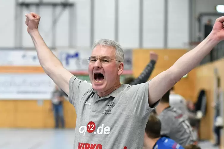 Will endlich wieder jubeln: SV-Trainer Stefan Bullacher will sich mit seiner Mannschaft für den DHB-Pokal qualifizieren. 