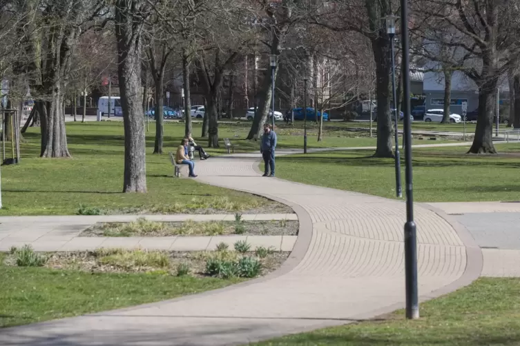 Ein Park, viele Möglichkeiten: Im Stadtpark lässt es sich gut laufen – und noch dazu sehr abwechslungsreich.