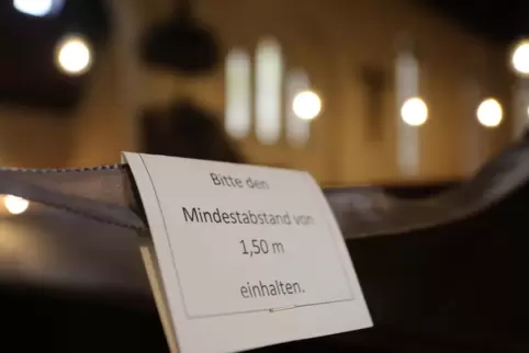 In den Kirchen gelten während der Gottesdienste strenge Hygiene- und Abstandsregeln.
