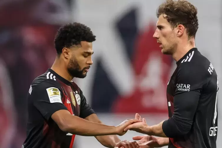 Wohl dem, der solche Wechsel vornehmen kann: Serge Gnabry (links) ersetzt bei den Bayern den Torsch&uuml;tzen Leon Goretzka.