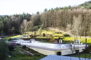 In Hauenstein werden Vorbereitungen getroffen, das Freibad unterhalb des Backelsteins je nach Corona-Lage schon Anfang Mai zu öf