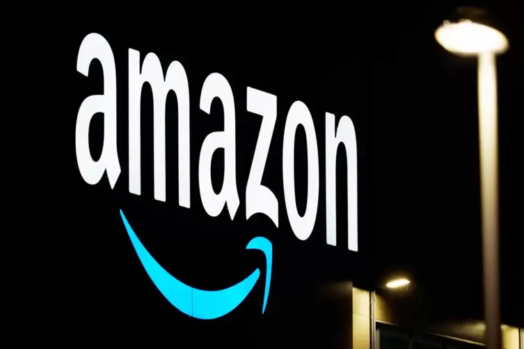 Steht nicht nur in Deutschland auch wegen des Umgangs mit seinen Beschäftigten in der Kritik: Der Online-Riese Amazon. 