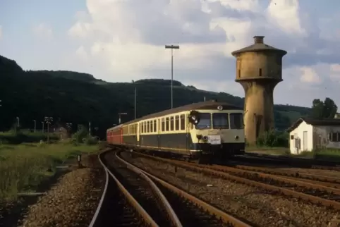 Eine Aufnahme vom 30. Mai 1986: Die Glanalbahn bei Lauterecken. 