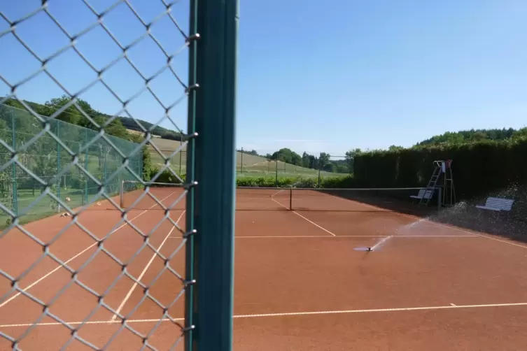 Keine Turnierspiele möglich: das Turnier des Tennisvereins Herschweiler-Pettersheim findet in diesem Jahr im gewohnten Modus nic