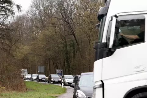 Viele Abbiegemanöver sind am Langenberg ein kleines Wagnis.