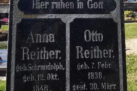 Grabstein von Otto und Anna Reither, geborene Schraudolph